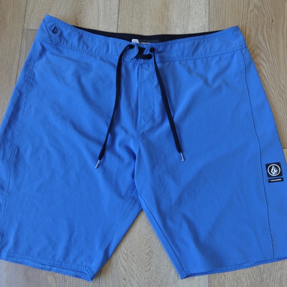 Volcom Men's Board Shorts 38W - Picture 1 of 3